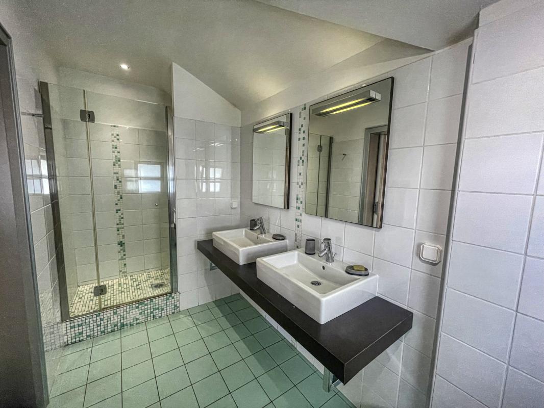 37.Location villa piscine pieds dans l'eau Saint François Guadeloupe_Chambre 4 Etage